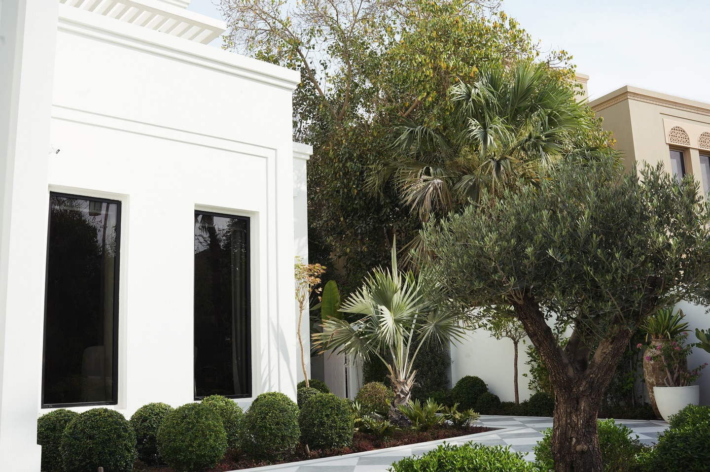 Timeless villa landscape design in Dubai